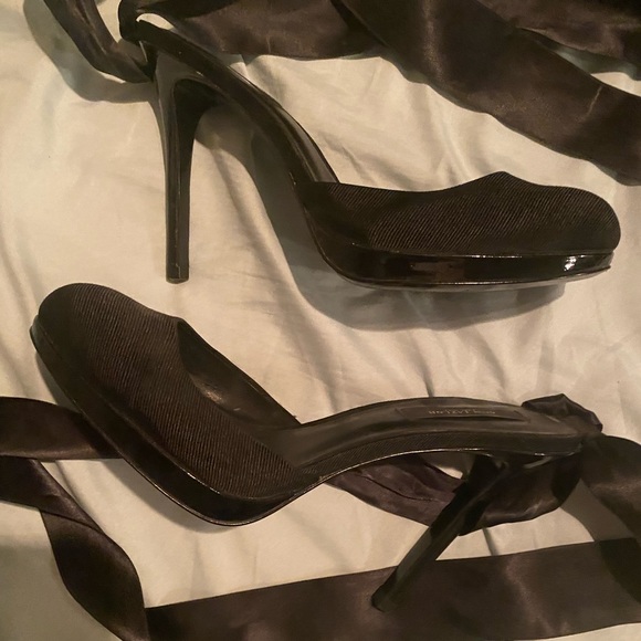 Ann Taylor satin tie heels size 8. - Picture 9 of 9